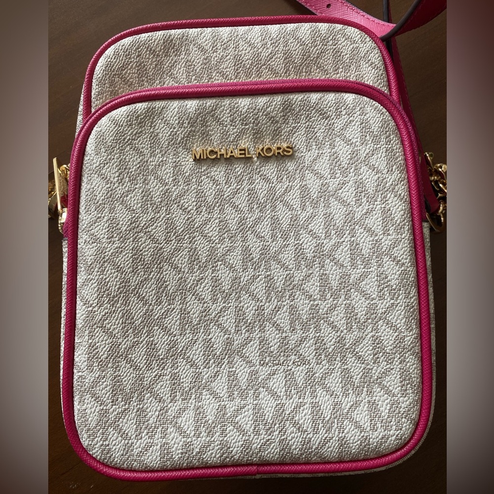 Michael Kors Cream & Pink Logo Crossbody Bag – Jet Set Small Camera Style - Picture 3 of 9
